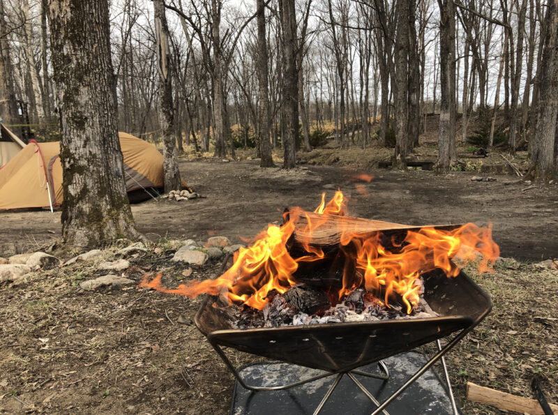 火遊びキャンプの焚き火